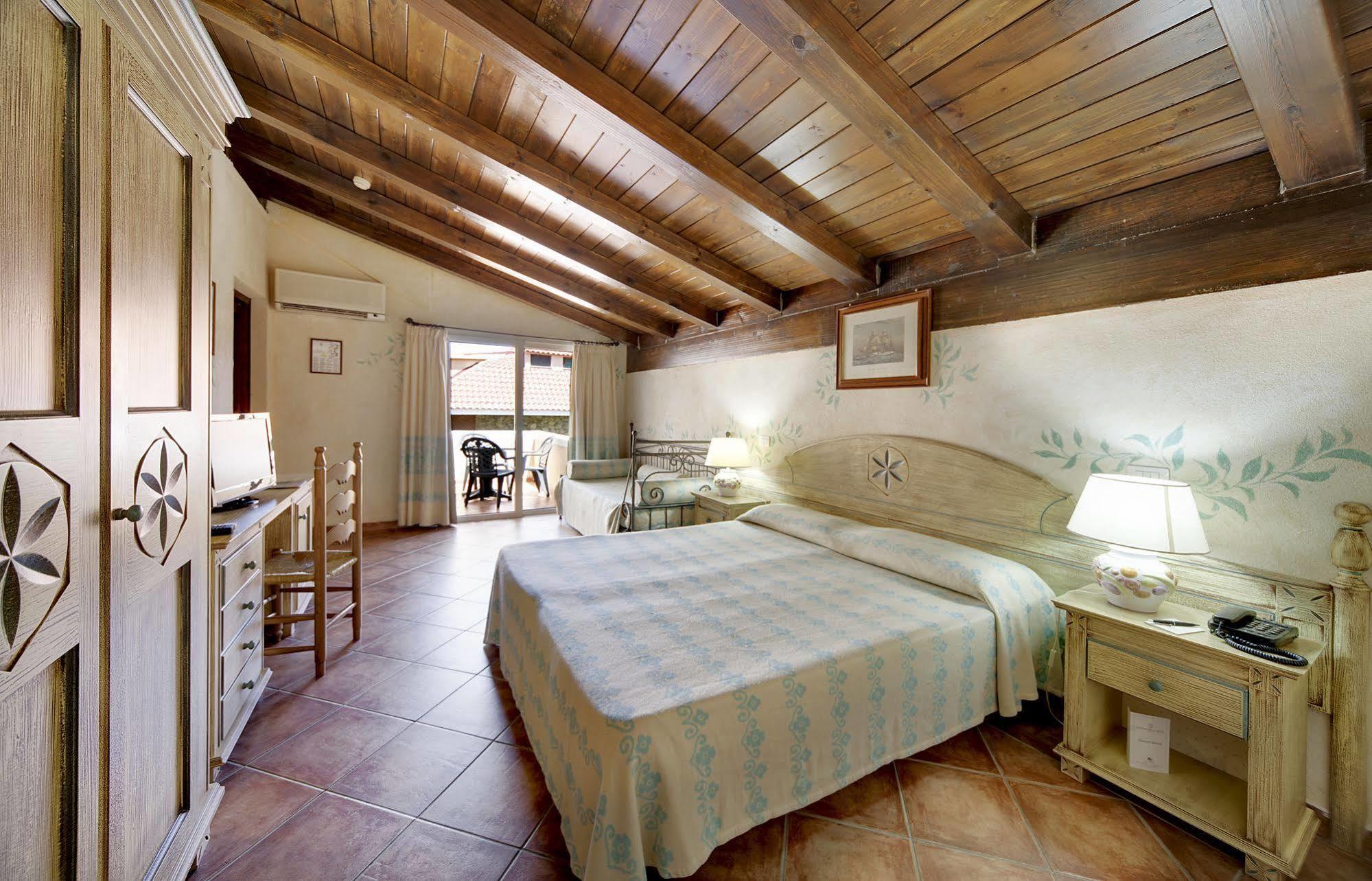 Colonna Beach Hotel Marinella مارينيلاّ المظهر الخارجي الصورة