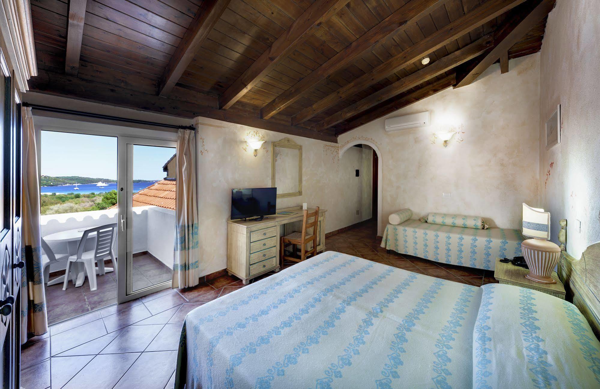 Colonna Beach Hotel Marinella مارينيلاّ المظهر الخارجي الصورة