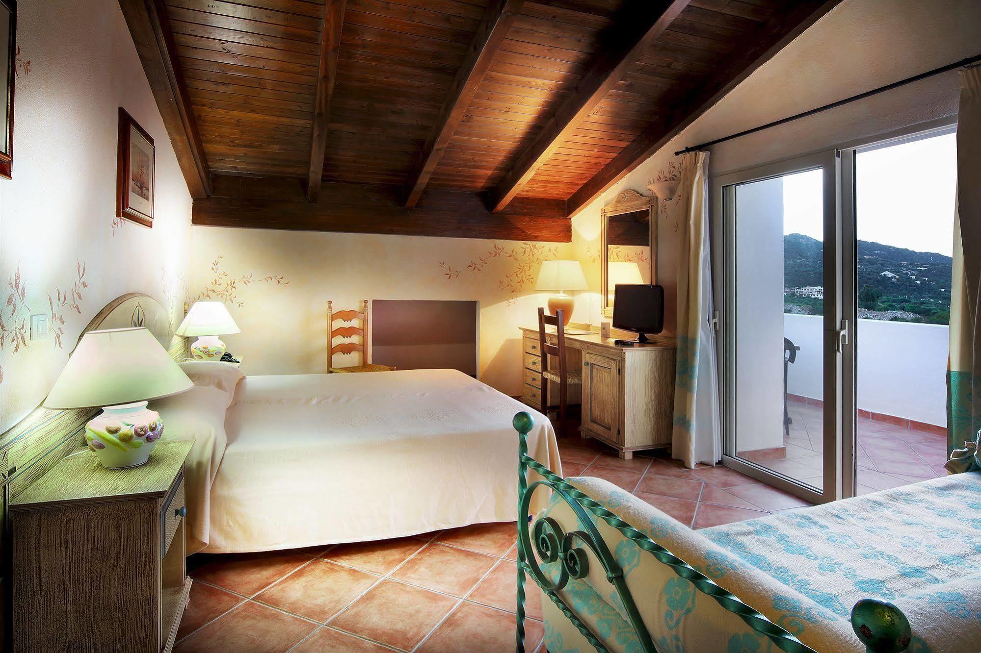 Colonna Beach Hotel Marinella مارينيلاّ المظهر الخارجي الصورة